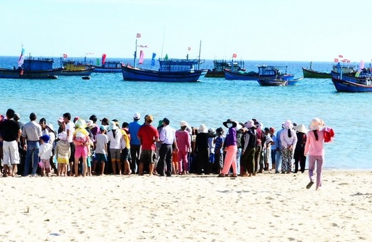 Tam bien sau khi du dam cuoi, mot phu nu chet duoi hinh anh