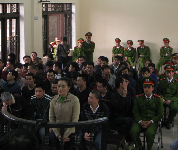 Xu gan 90 bi cao tham gia song bac lon nhat mien Bac hinh anh