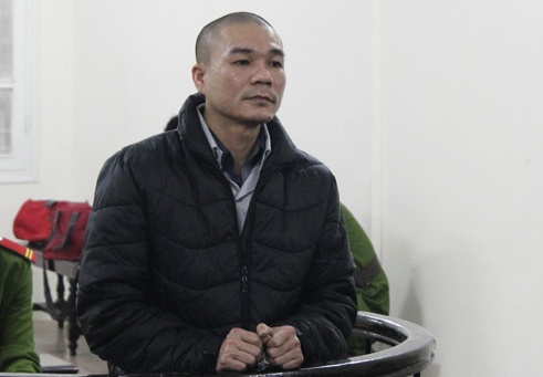 Nguoi dan ong dam chet tinh dich vi bi 'cam sung' hinh anh