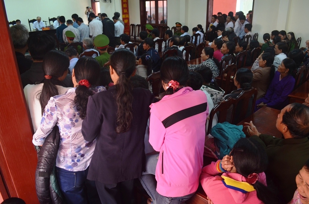 Ca lang vay kin phien toa xu vu danh chet 'cau tac' hinh anh