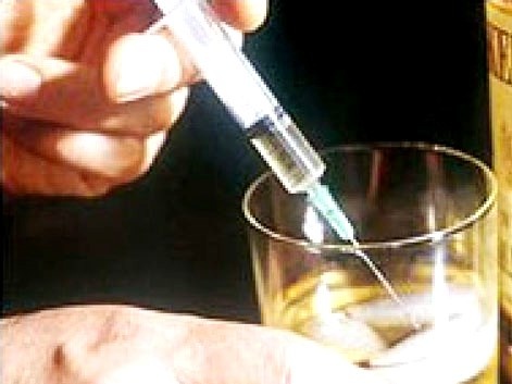 Chuoc thuoc me, cuop cua ban tinh dong gioi hinh anh