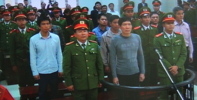Ong Duong Tu Trong doc sach thien trong trai tam giam hinh anh