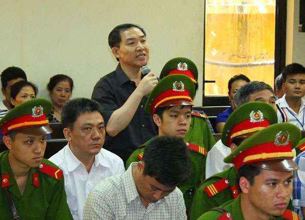 Tu tu Duong Chi Dung: 'Anh em bi the nay toi rat kho tam' hinh anh