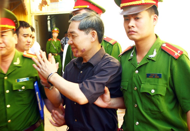 Dương Chí Dũng có mặt trong phiên xử phúc thẩm em trai mình. Ảnh: Đỗ Mến.