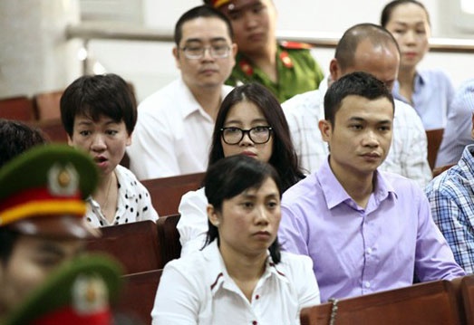 Vo bau Kien dam chieu khi nghe chong linh an 30 nam hinh anh