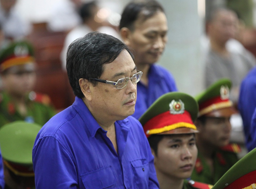 Bị cáo Lê Vũ Kỳ (nguyên Phó Chủ tịch ACB) nhận 5 năm tù giam, cùng mức án với bị cáo Nguyễn Thị Hải Yến (nguyên Kế toán trưởng ngân hàng ACB), thấp hơn so với mức đề nghị của VKS 2 năm.