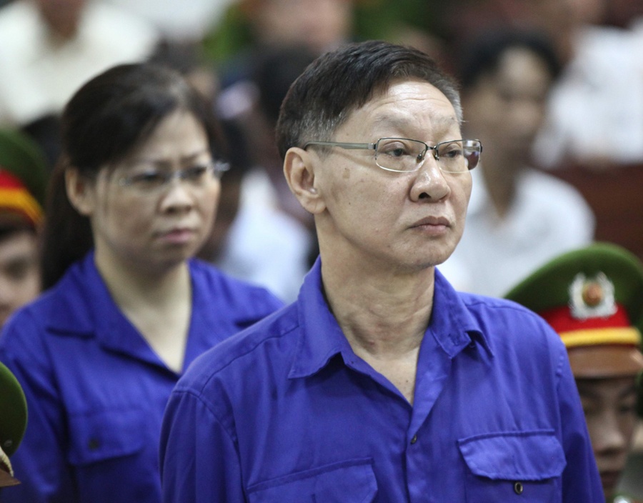 Bị cáo Trịnh Kim Quang, nguyên Phó Chủ tịch ngân hàng ACB lĩnh mức án 4 năm tù giam. 