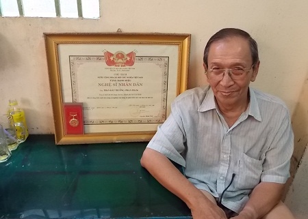 Cuoc song cua nguoi co trai tim nam ben phai o Sai Gon hinh anh