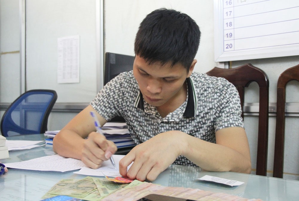 Cường tại cơ quan điều tra.