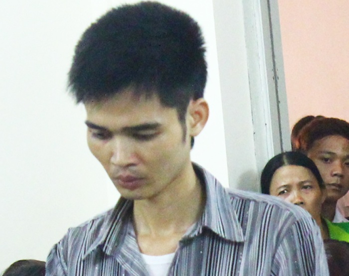 Tu hinh thanh nien ban chet nu nhan vien massage hinh anh
