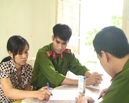Loi khai nguoi me chem chet con trai 8 tuoi hinh anh