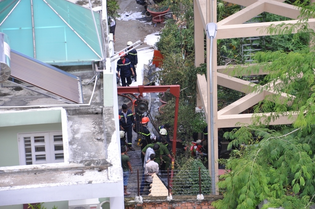 Đến 13 giờ cùng ngày, ngọn lửa được dập tắt. Hiện chưa rõ thiệt hại cũng như nguyên nhân của vụ hỏa hoạn nghiêm trọng này.