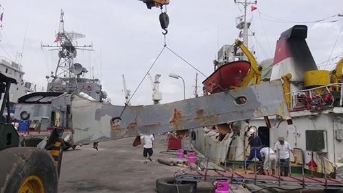 Tau kiem ngu 951 bi tau Trung Quoc tan cong ngay 23/6 hinh anh