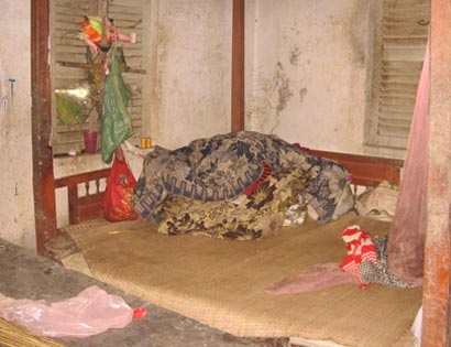 Bat ten cuop bop co, dinh hai cu ba 84 tuoi hinh anh