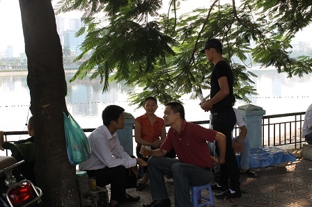 Su that ve viec hang loat nu sinh bi cuop o ho Hoang Cau hinh anh