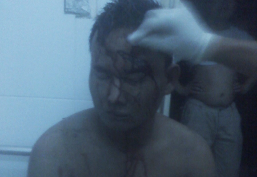 Nhan chung ke vu dan lot quan ao, danh hoi dong ten trom hinh anh