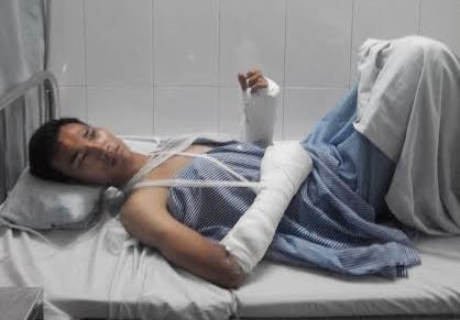 Giua khuya vao phong tro truy sat nguoi vi ghen hinh anh