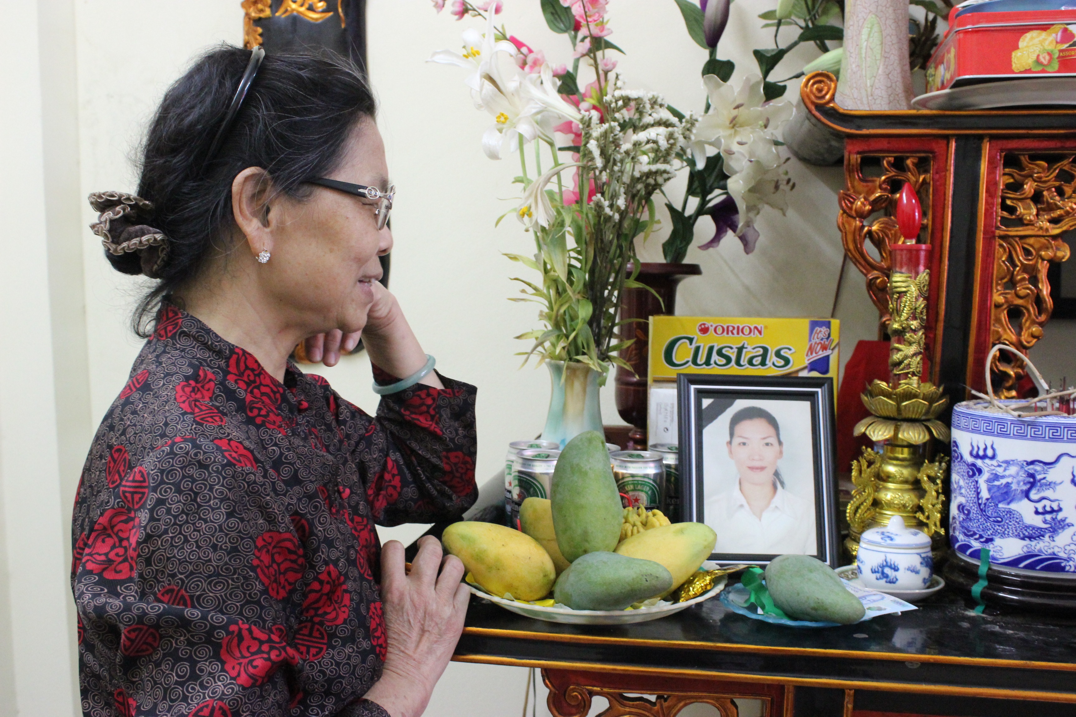 Gia dinh chi Huyen: 'Tim thay thi the con la phep mau' hinh anh