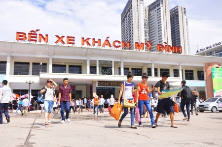 An mang tu viec 2 phu xe tranh gianh khach hinh anh