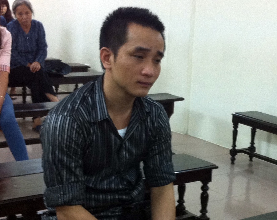 Doi nam nu ngao da cham mat canh sat 141 hinh anh