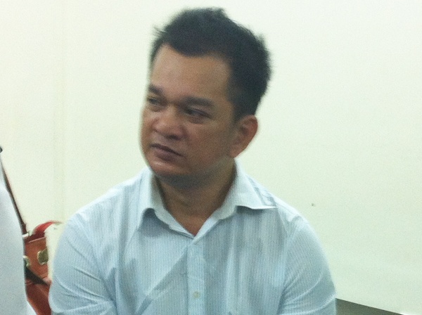 Tu hinh nguoi giau 3,4 kg ma tuy vao bit tat hinh anh