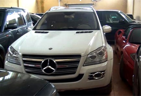 Cuu canh sat giao thong buon lau hang loat xe sang hinh anh