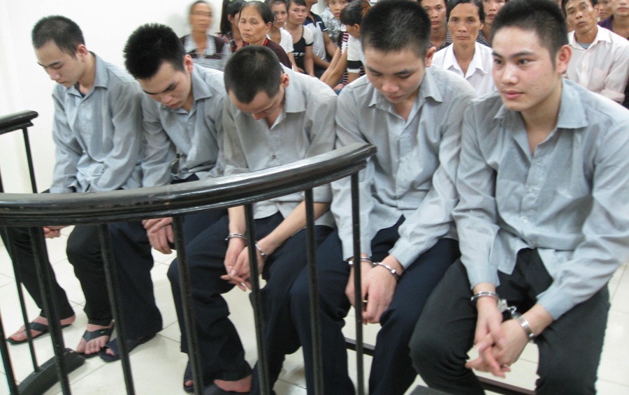Tu hinh nguoi giup ban danh ghen hinh anh