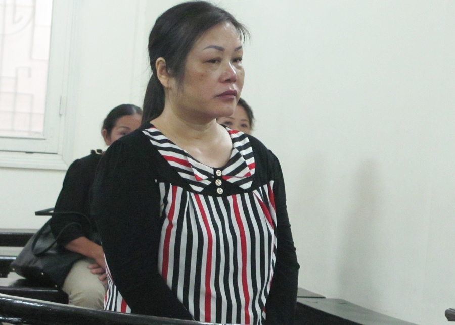 Duong vao tu cua nu cong an sau khi bi duoi khoi nganh hinh anh