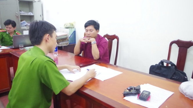 Hoàng Hải tại cơ quan công an.