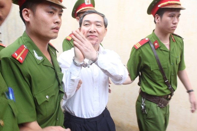Bat ke lien quan duong day dua Duong Chi Dung bo tron hinh anh