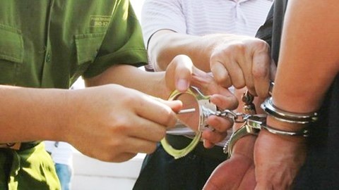 'Toi chang co toi tinh gi ma tu dung bi bat' hinh anh