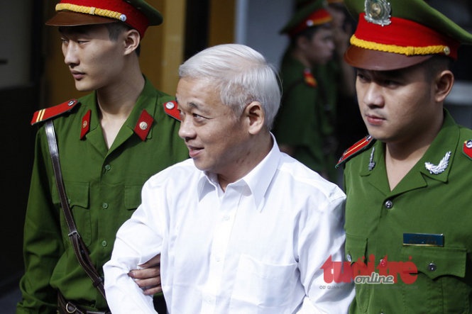 Bầu Kiên khá thoải mái trước phiên xử phúc thẩm. Ảnh: Tuổi Trẻ.