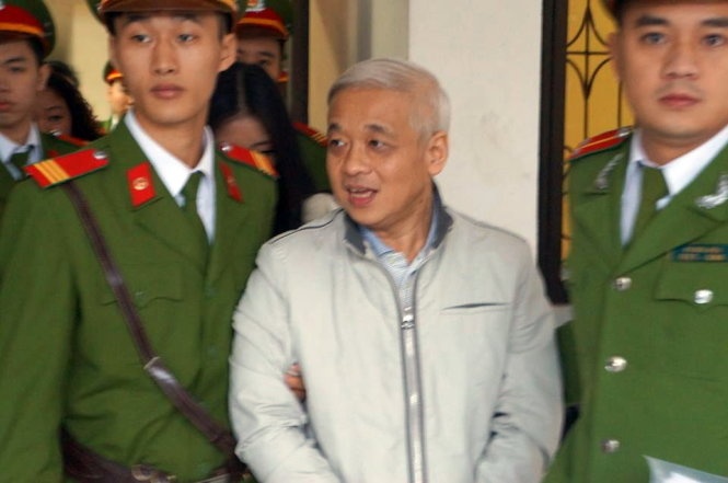 Bau Kien noi bi ra toa 'chi la tai nan' hinh anh