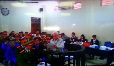 Quang cảnh phiên tòa.