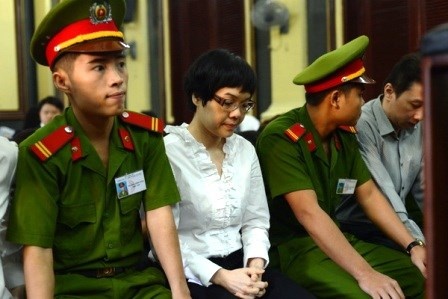 Sieu lua Huyen Nhu va 'tuyet chieu' qua mat bau Kien hinh anh