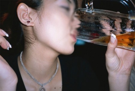 Giang ho dat Cang va dan em gay an vi gianh nu tiep vien hinh anh