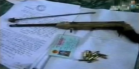 Ga sat nhan mau lanh va ban 'danh sach tu than' hinh anh