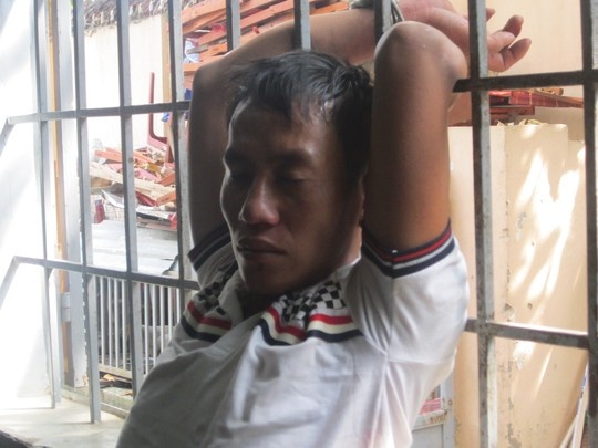 Hang chuc nguoi dan vay bat ten trom xe may hinh anh