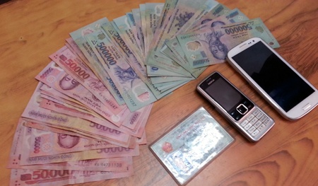 Bat giu nghi can gia danh phong vien HTV lua dao nhieu nguoi hinh anh