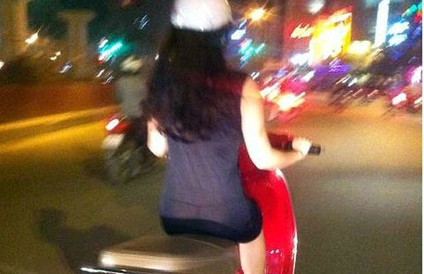 9 co gai xinh dep mat xe SH, Vespa vi muon noi tieng hinh anh