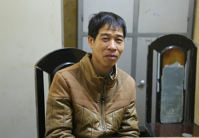 Tu hinh ke ban vo chieu 30 Tet, dam can bo trai tam giam hinh anh