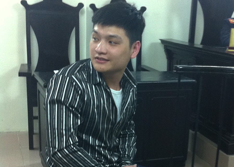 Nhom cuop dat Cang dap do xe thieu phu giat tui xach hinh anh