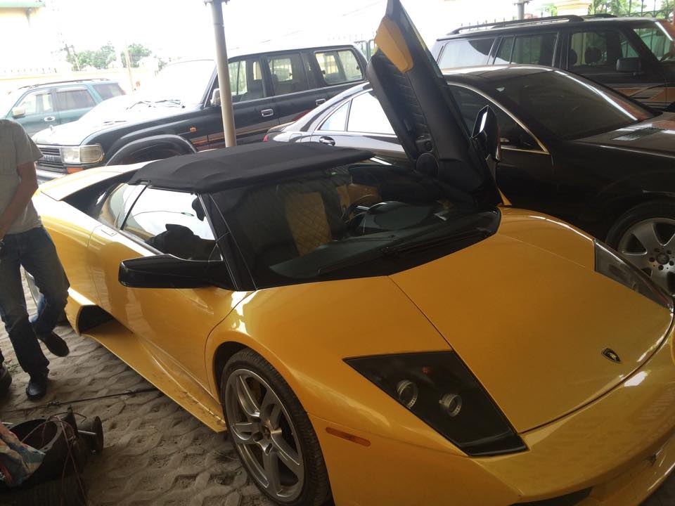 Lo duong day lam bien gia cho sieu xe 15 ty hinh anh