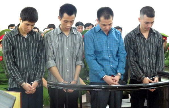 Vu cong an danh chet dan: 'Hanh vi chua den muc giet nguoi' hinh anh