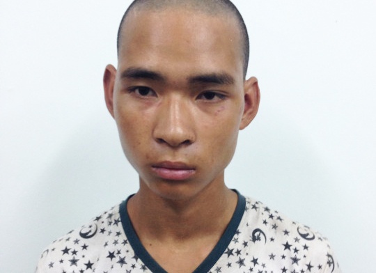 Thanh nien 18 tuoi cam dau nhom cuop hinh anh