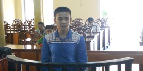 Di an cuoi, thieu nu bi hai ga trai ham hai hinh anh