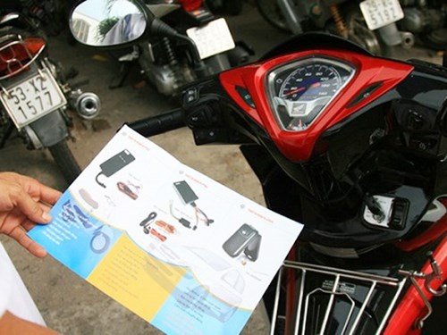 Chong mat cap xe may bang thiet bi dinh vi hinh anh