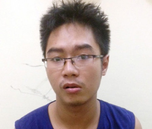 Chi mot mu bao hiem cung dong CSGT dom nhan mai lo hinh anh