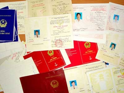 Kiem loi bat chinh 3 ty dong tu lam bang dai hoc gia hinh anh