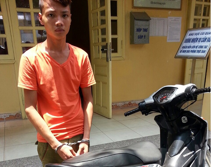 Mai luot Facebook, ten trom dong tinh bi cong an bat hinh anh